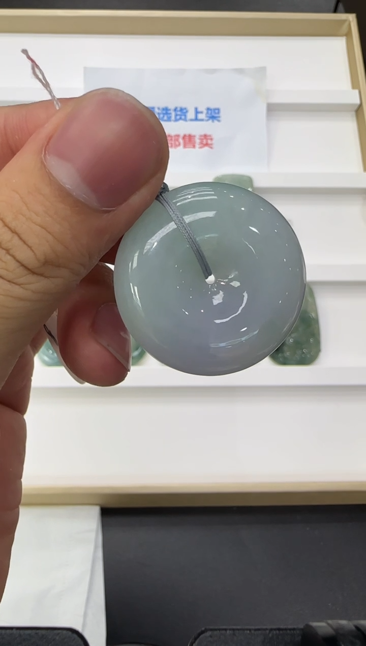 颈饰未镶嵌翡翠天然翡翠A货孤品一件 