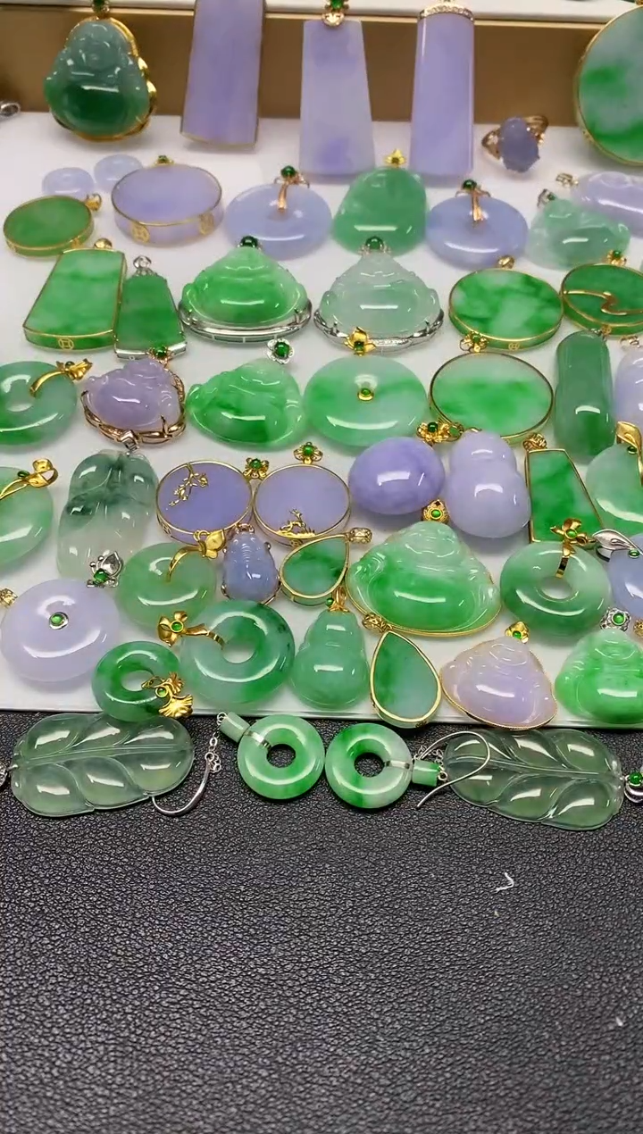 【闪购商品】翡翠吊坠(不含链)18K金镶嵌佛公