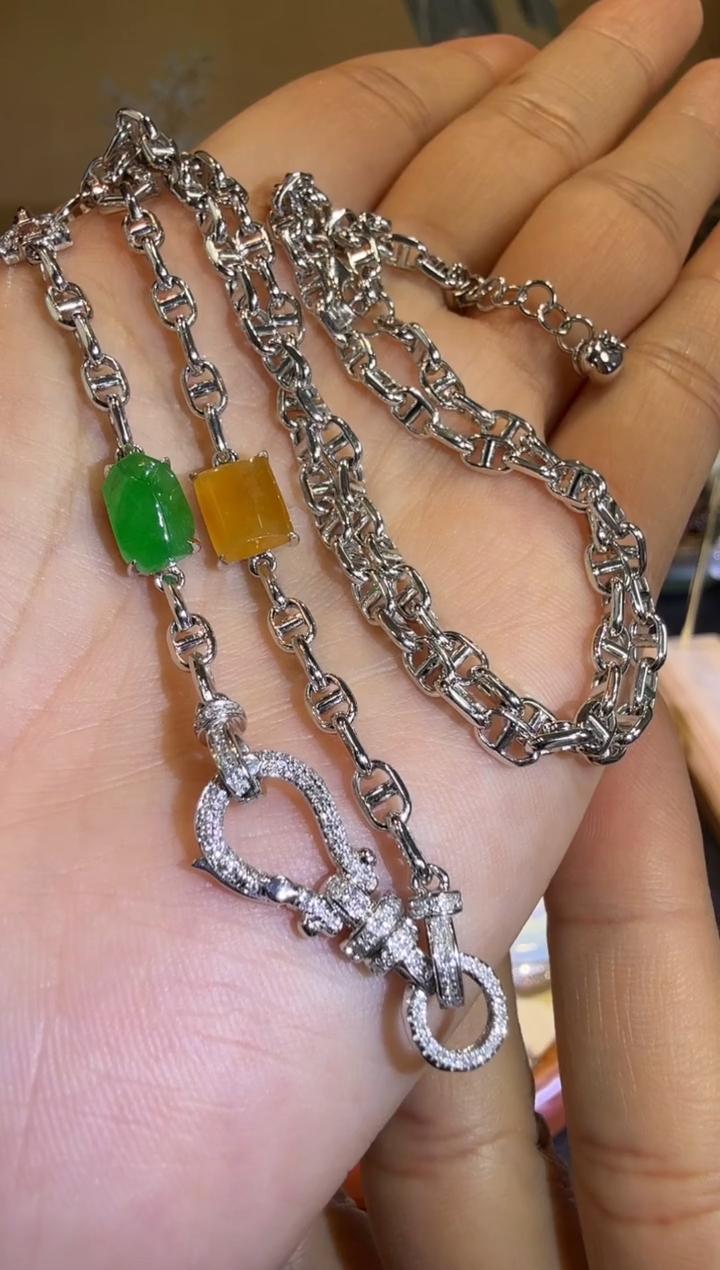 【闪购商品】翡翠颈饰18K金镶嵌精工重金版小猪鼻马蹄扣（多种戴法）