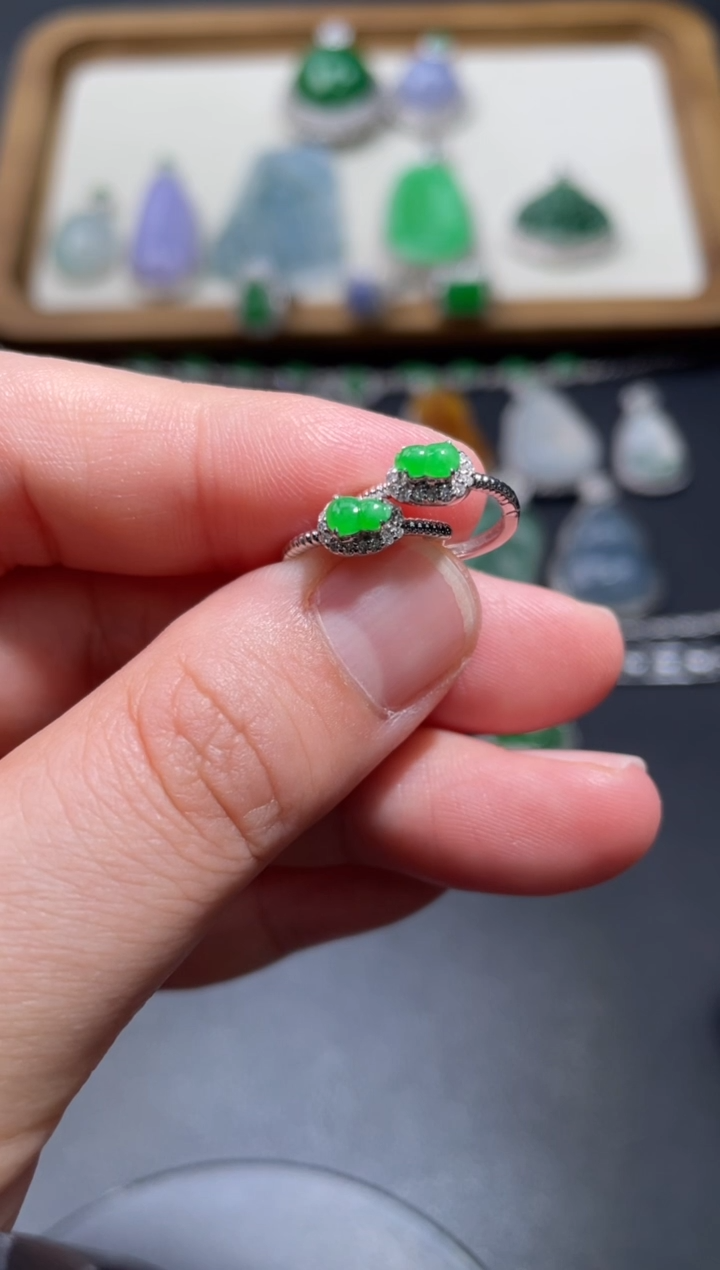 【闪购商品】翡翠耳饰18K金镶嵌30..........