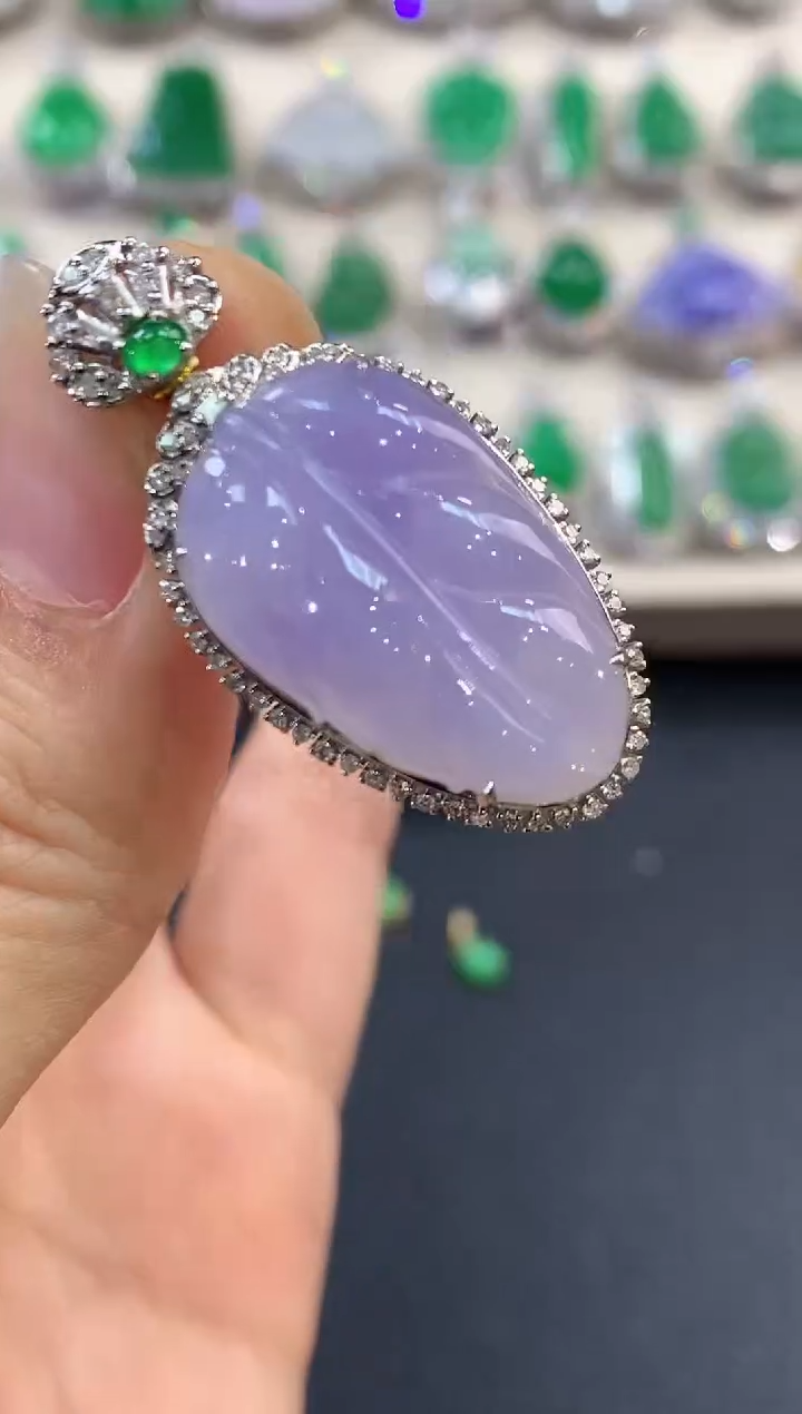 【闪购商品】翡翠吊坠(不含链)18K金镶嵌 C93有色差