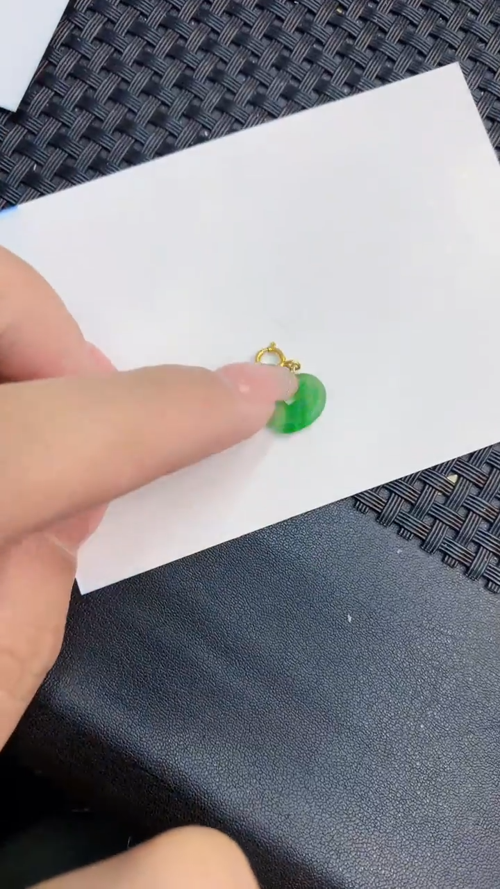 翡翠银S925镶嵌颈饰            8