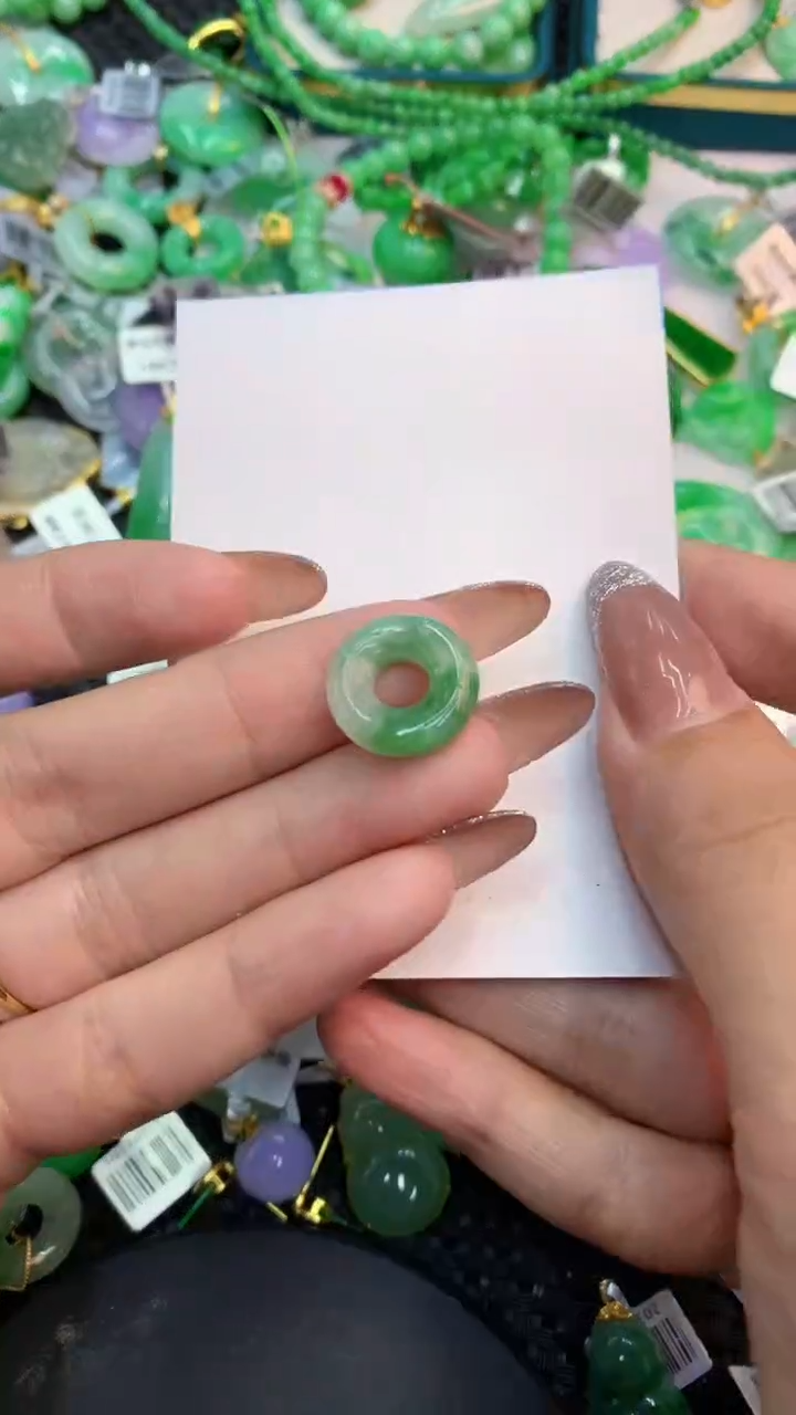 颈饰未镶嵌翡翠1