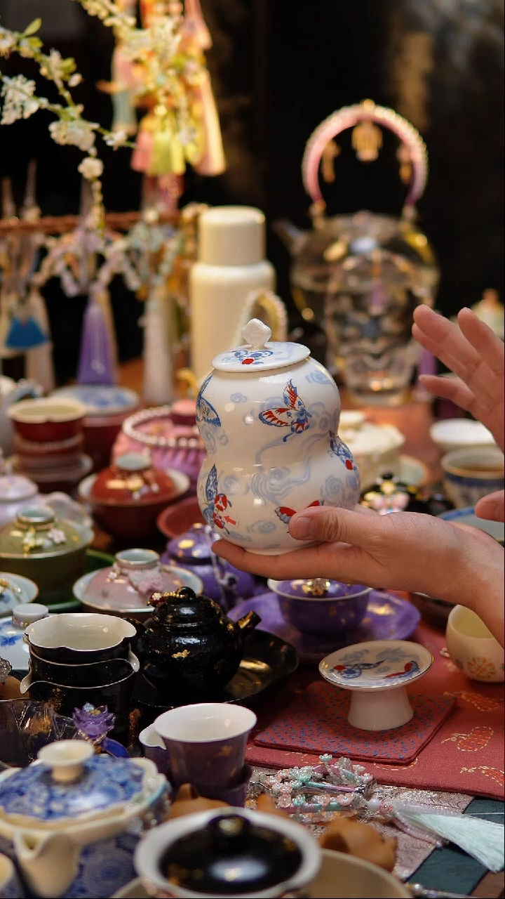 【闪购商品】摆件蝴蝶葫芦茶叶罐罐