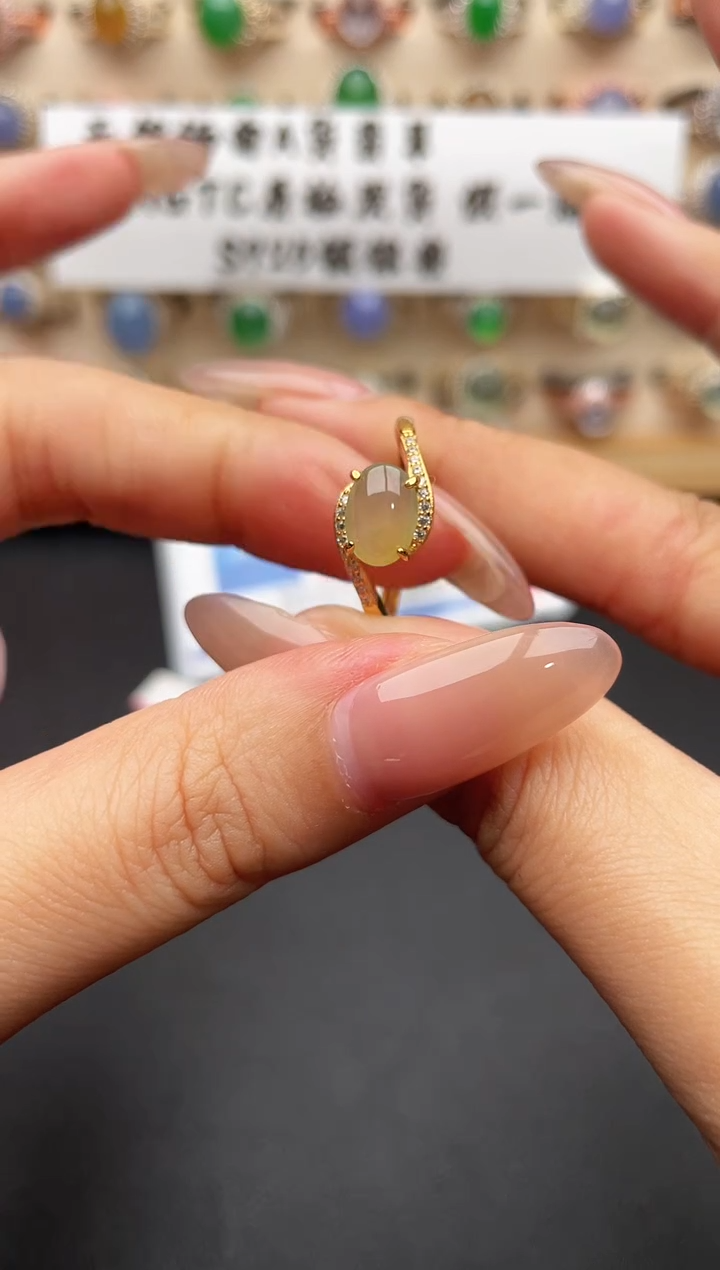 未镶嵌戒指翡翠一物一证一礼盒