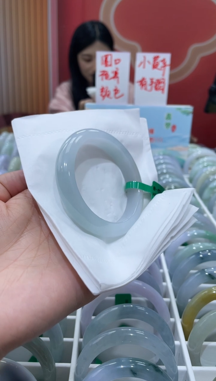 【闪购商品】翡翠手镯未镶嵌00000006392