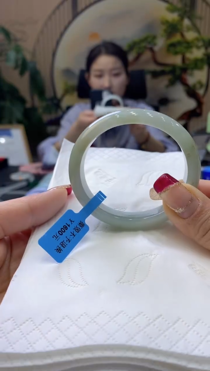 【闪购商品】翡翠手镯未镶嵌99909277