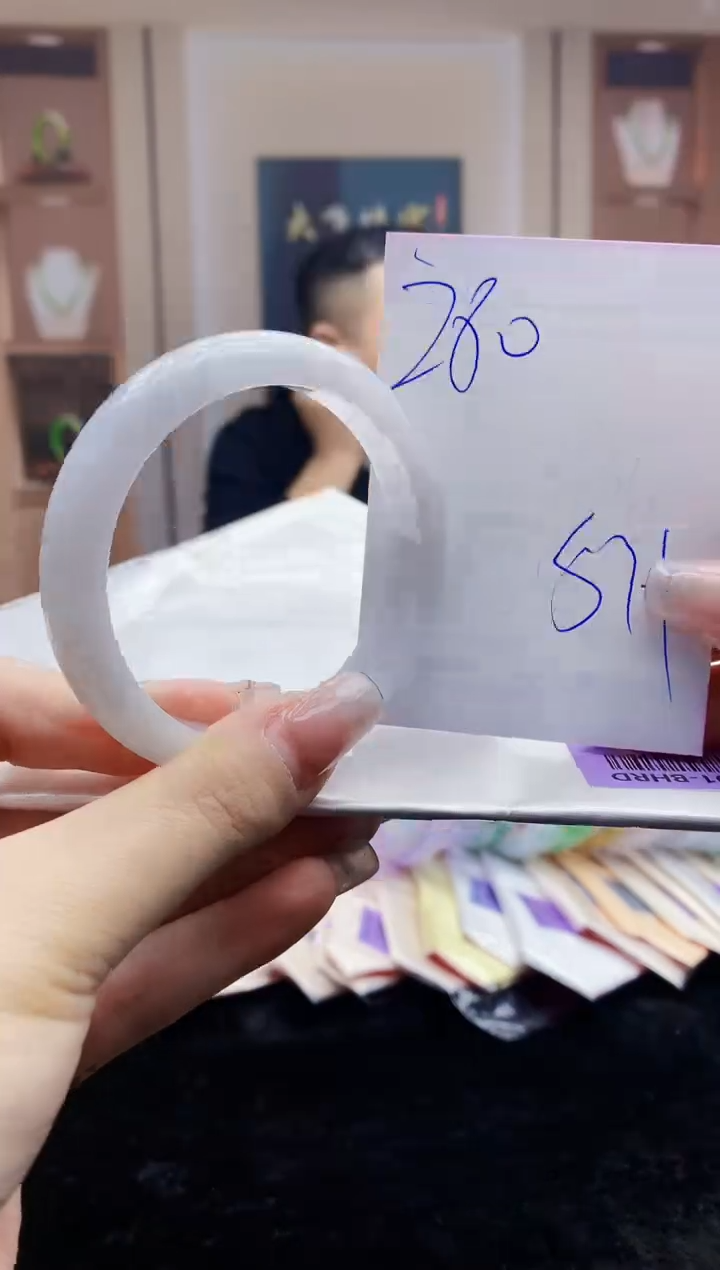 【闪购商品】翡翠手镯未镶嵌    H53-130