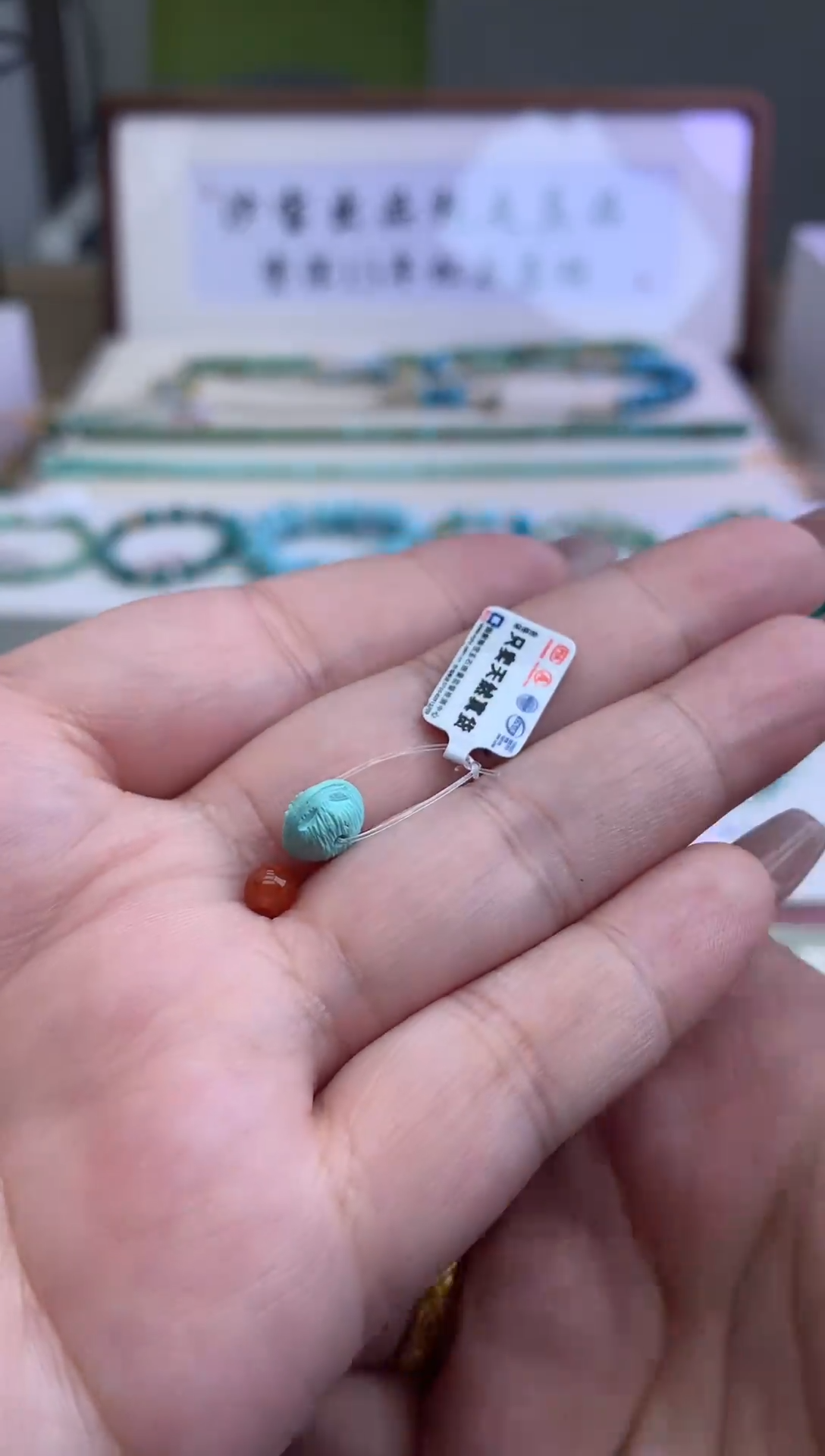 【闪购商品】南红玛瑙百香籽未镶嵌雕刻件G14