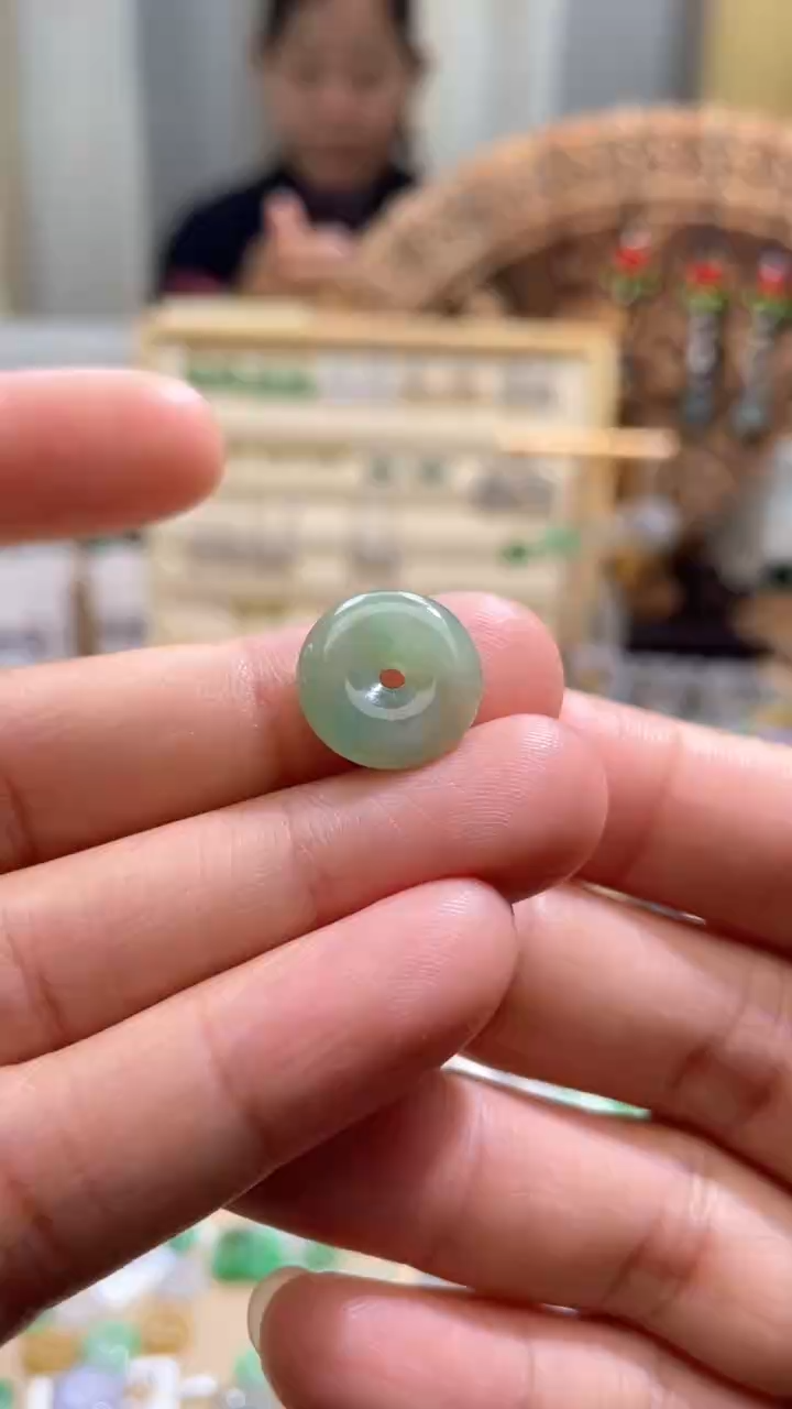 【闪购商品】翡翠颈饰未镶嵌平安扣