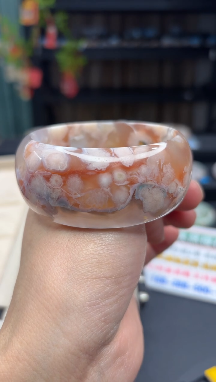 【闪购商品】石英质玉手镯未镶嵌124（61圈）