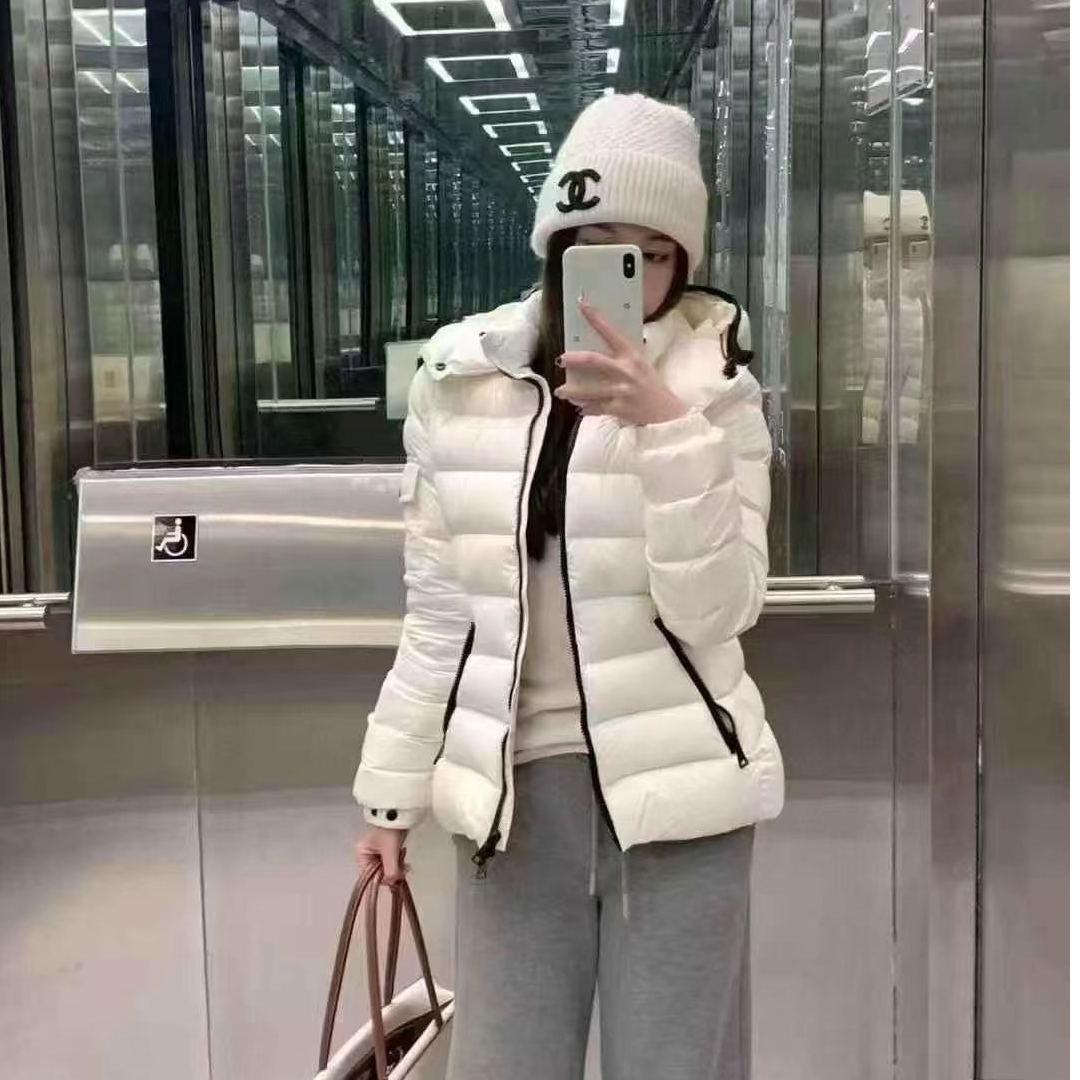 未使用 MONCLER 盟可睐/GG/bady姐妹款Leanb白色修身款 福利