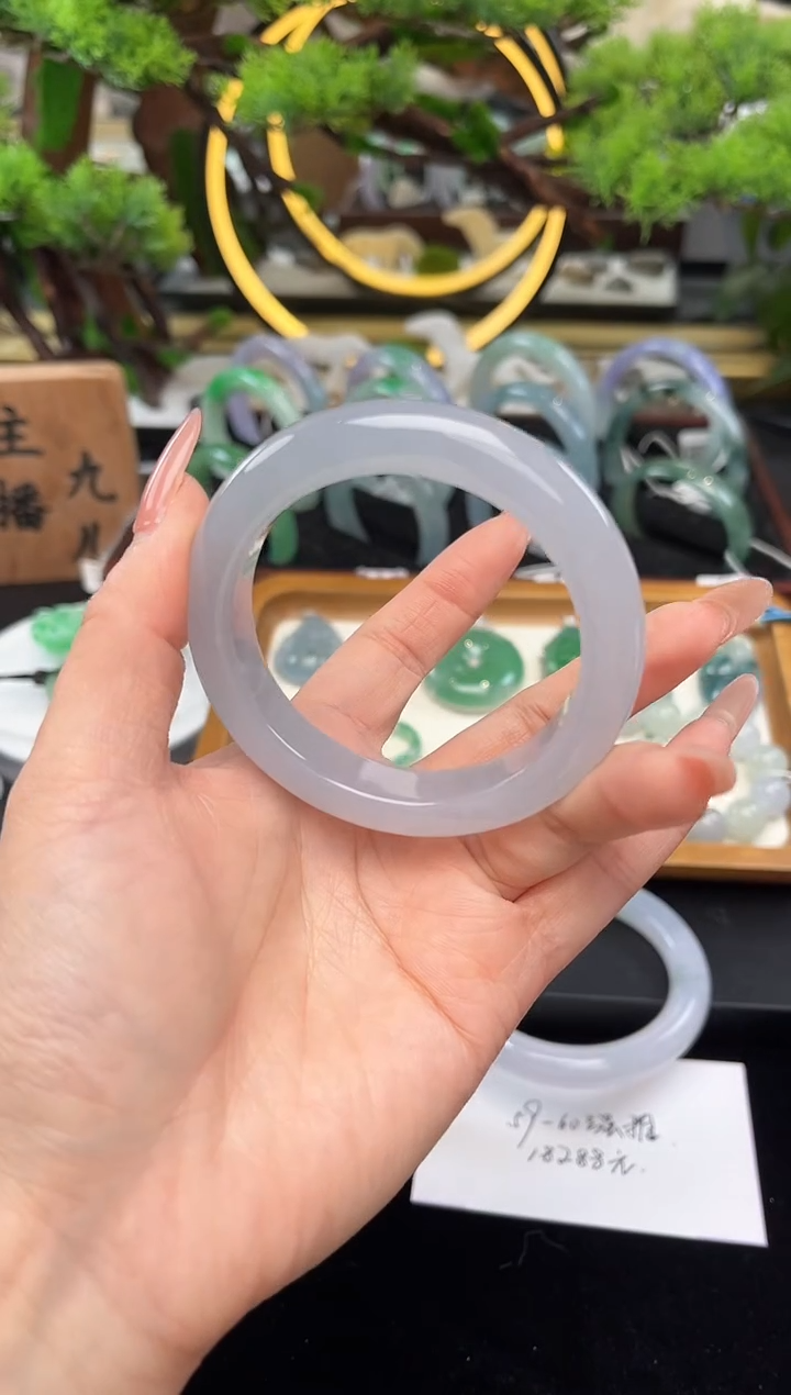 未镶嵌手镯翡翠手镯