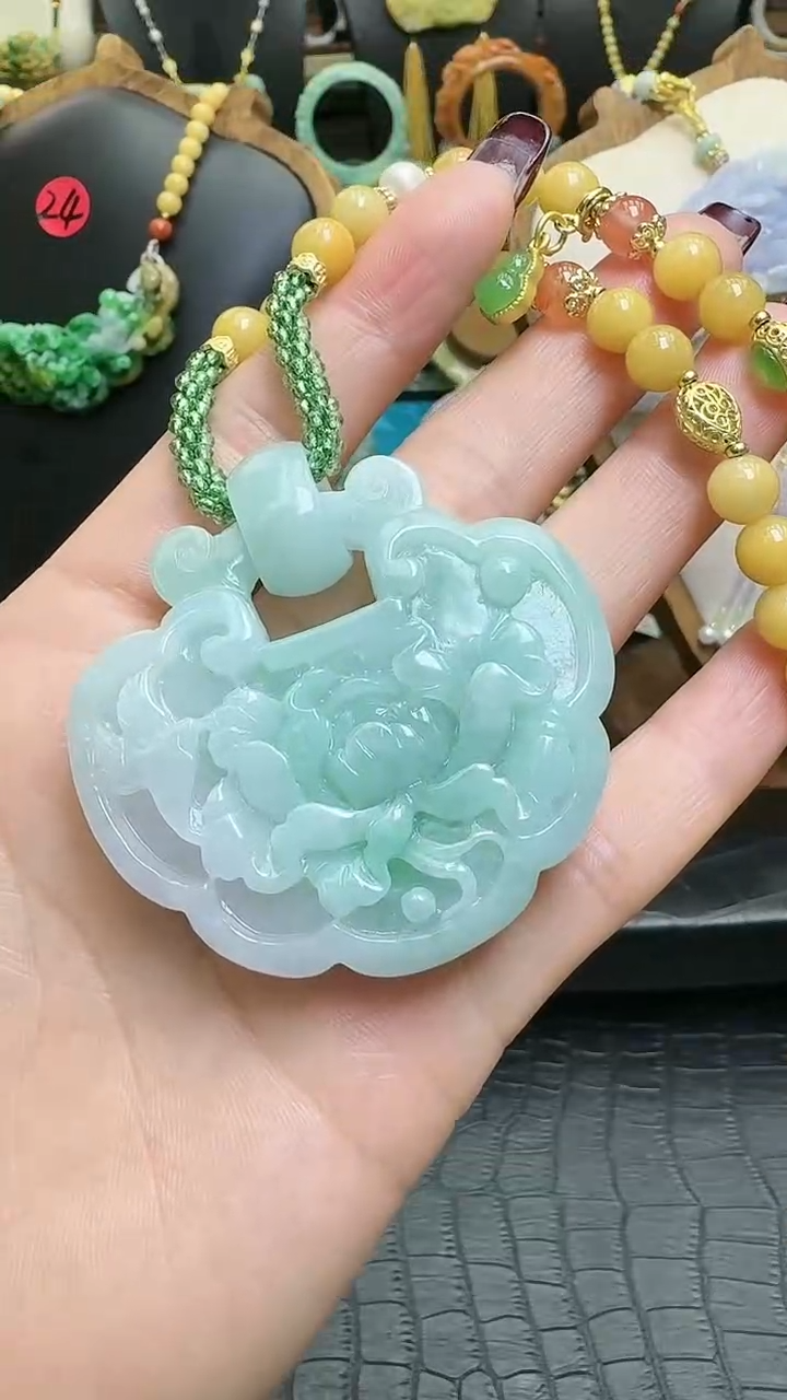 【闪购商品】翡翠颈饰未镶嵌莲花