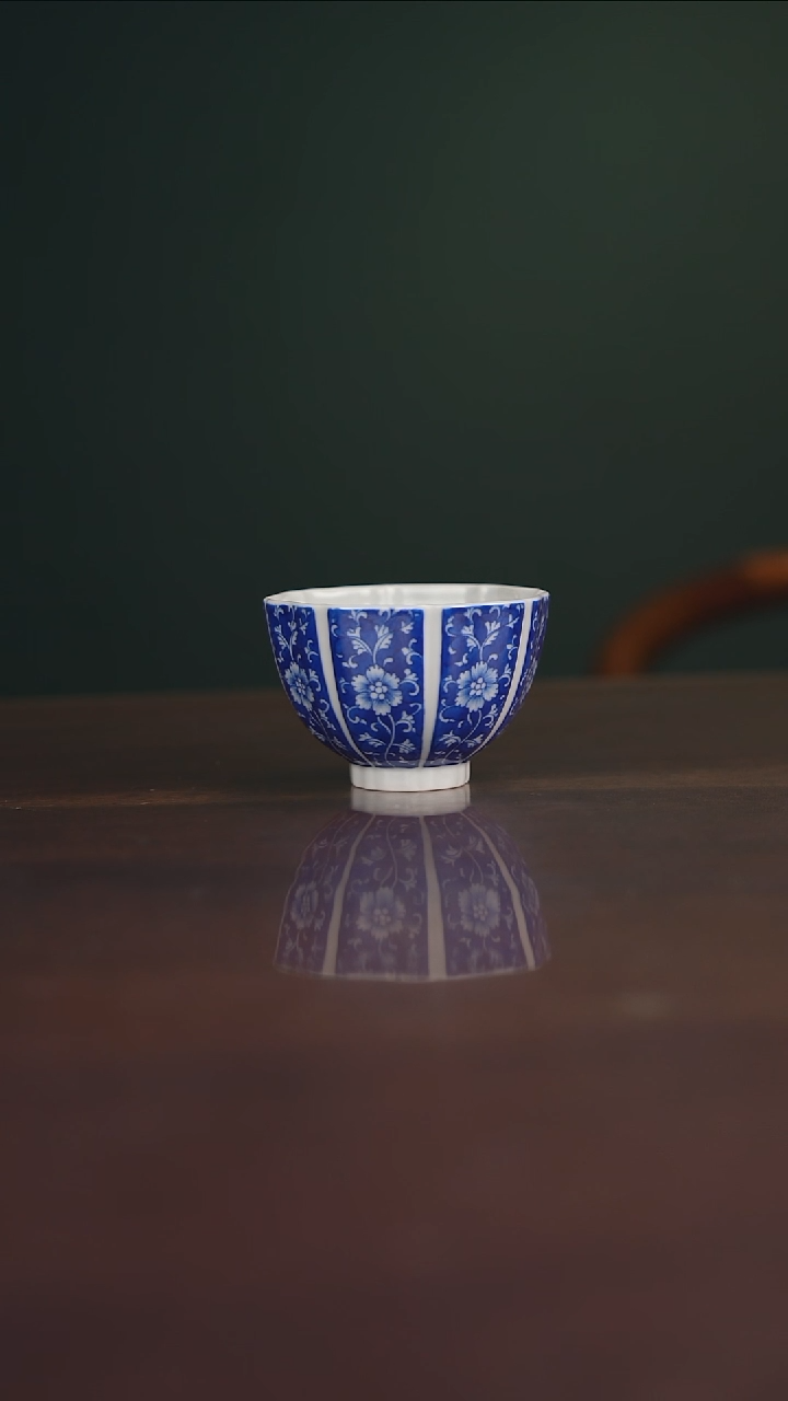 晓月柴窑 牡丹纹饰