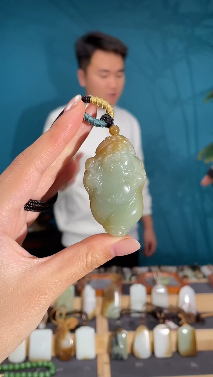 颈饰未镶嵌和田玉1