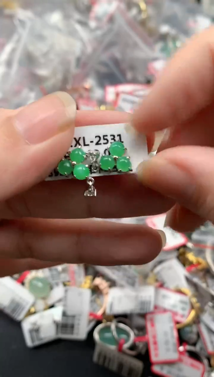 翡翠戒指银S925镶嵌天然A货缅甸翡翠
