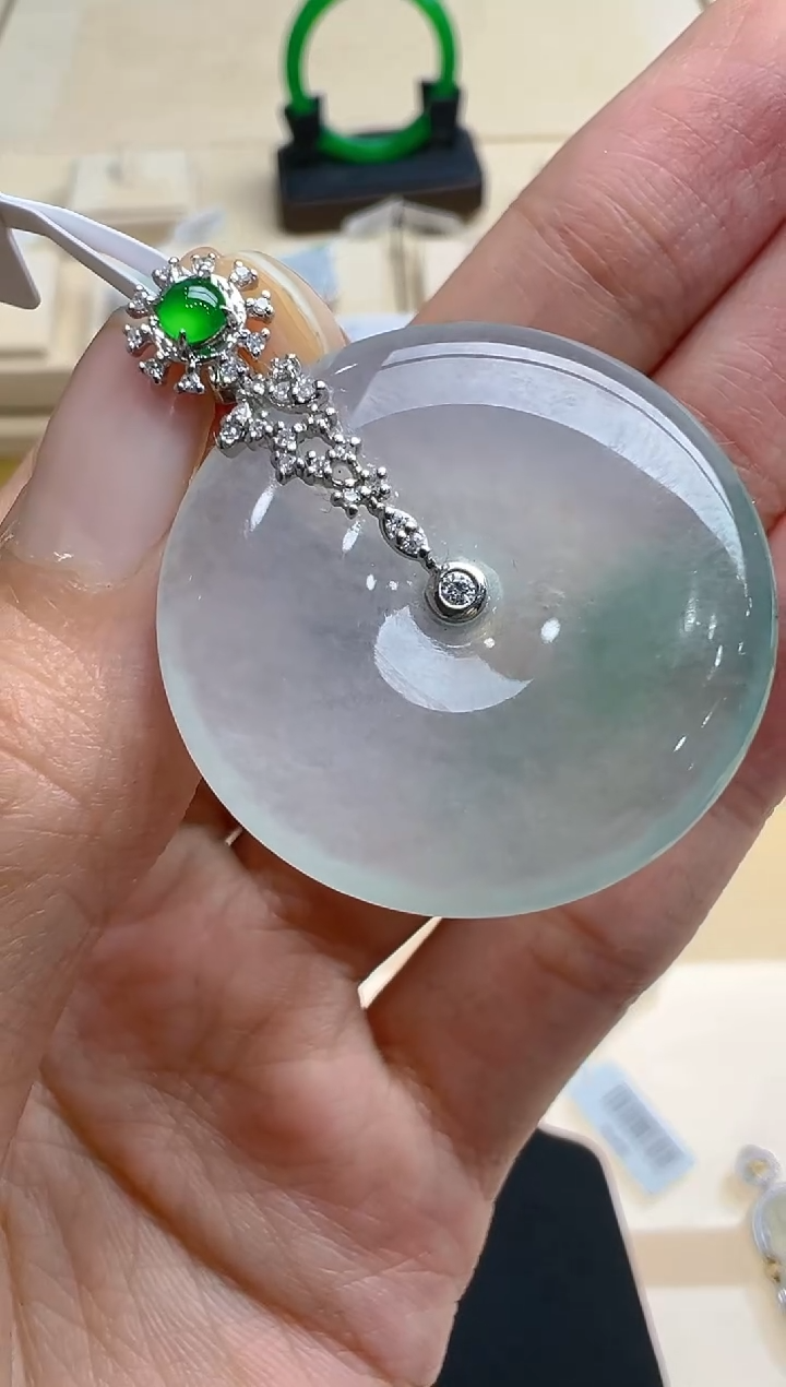 【闪购商品】翡翠吊坠(不含链)18K金镶嵌多样性团购发一件