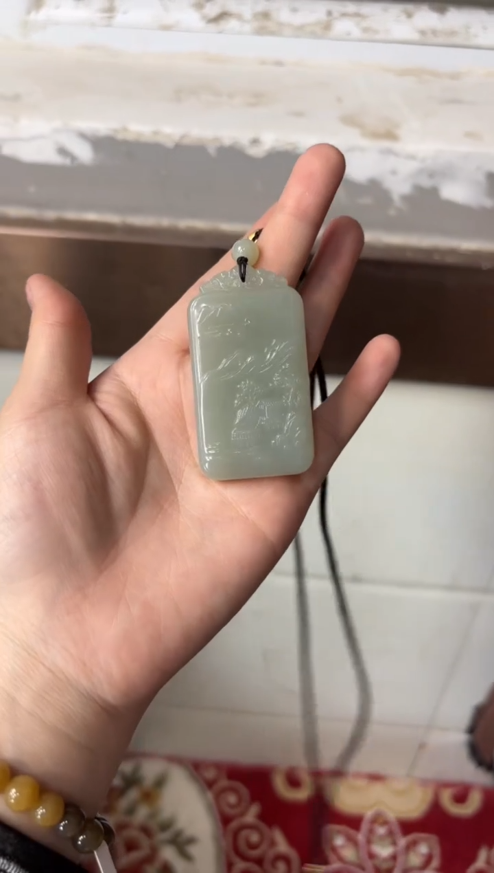 【闪购商品】和田玉吊坠(赠链)未镶嵌且末微色差近矿吊坠