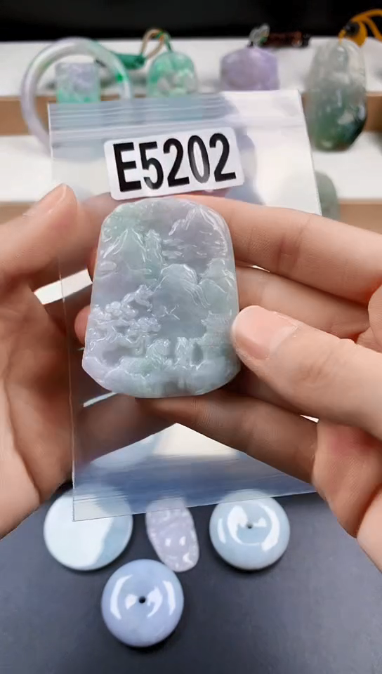 颈饰未镶嵌翡翠天然翡翠吊坠挂件