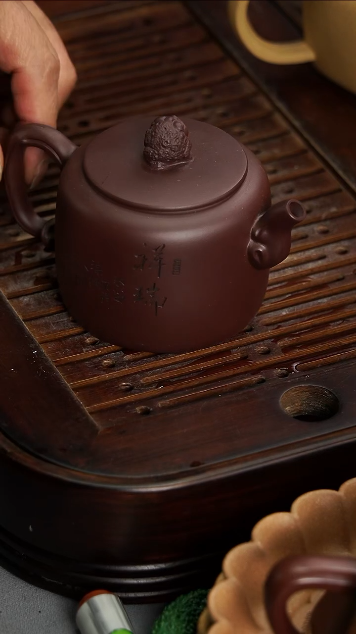 茶壶紫砂宜兴紫砂紫泥金蟾200毫升