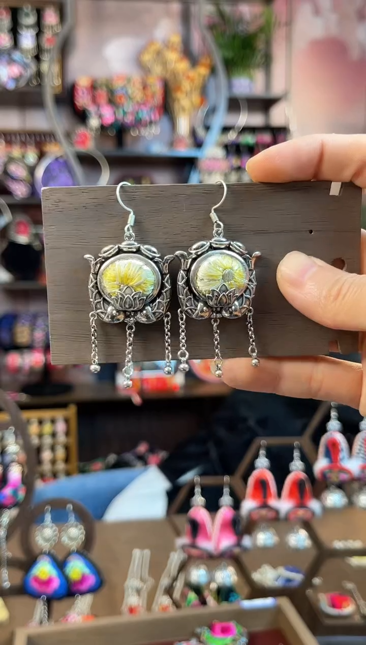 织绣民族风手工非遗老绣饰品299