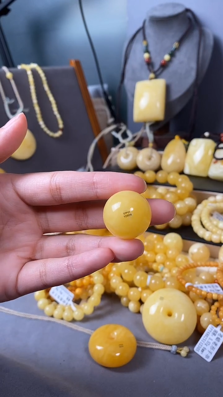 裸石琥珀未镶嵌22+圆珠