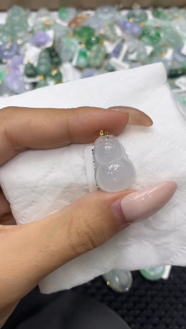 颈饰18K金镶嵌翡翠111111111111