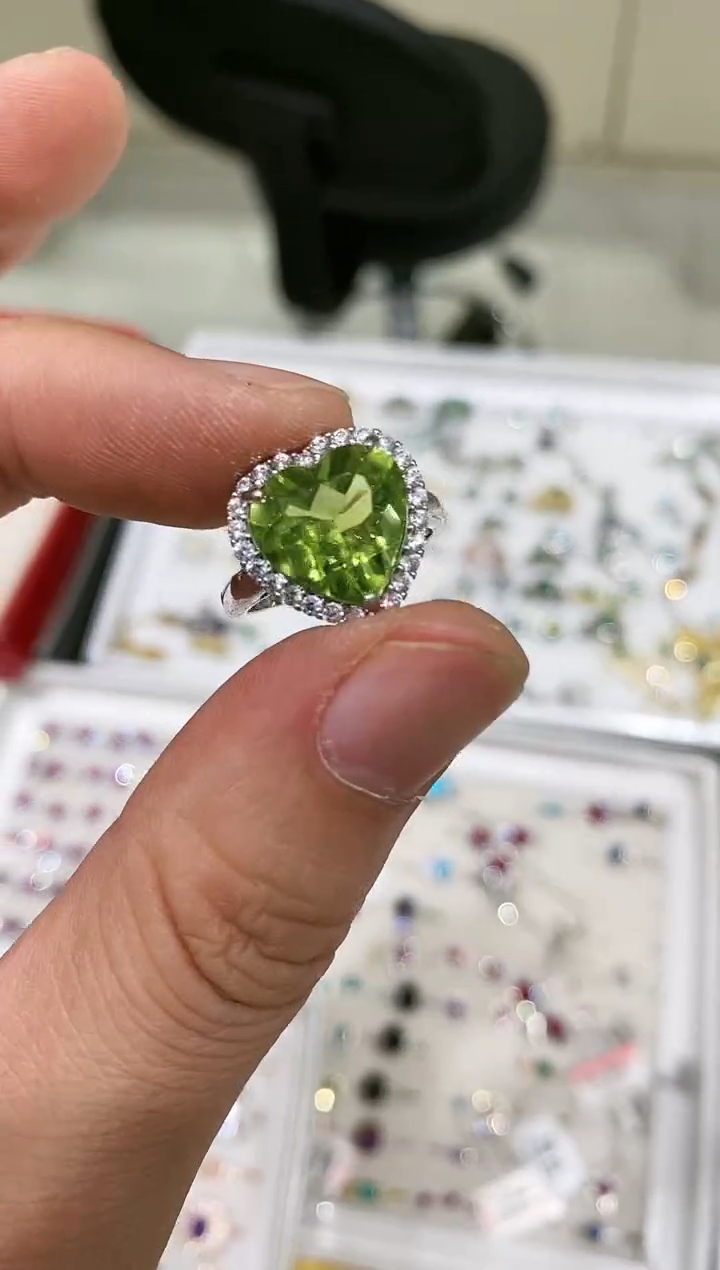 【闪购商品】橄榄石戒指银S925镶嵌戒指