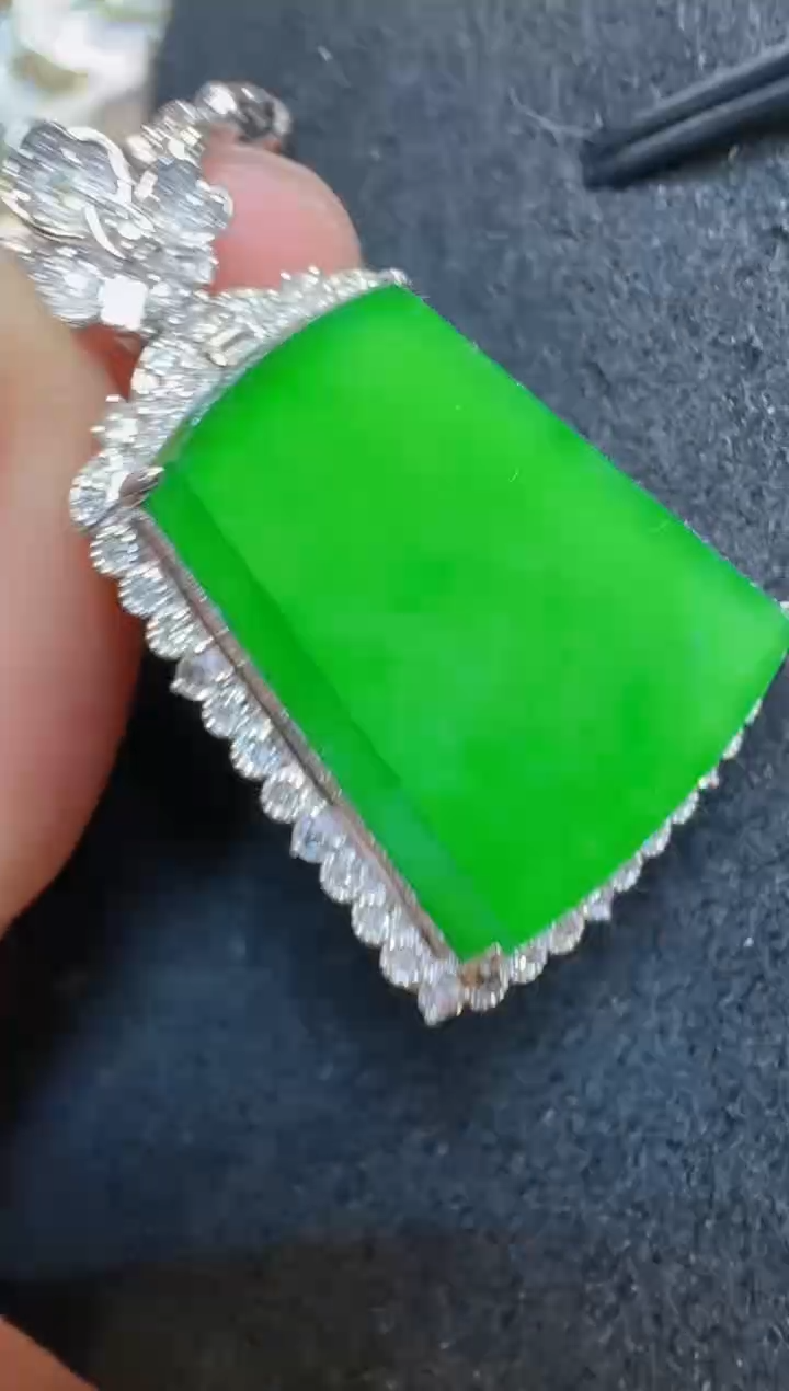 吊坠(不含链)18K金镶嵌翡翠多样性团购发一件