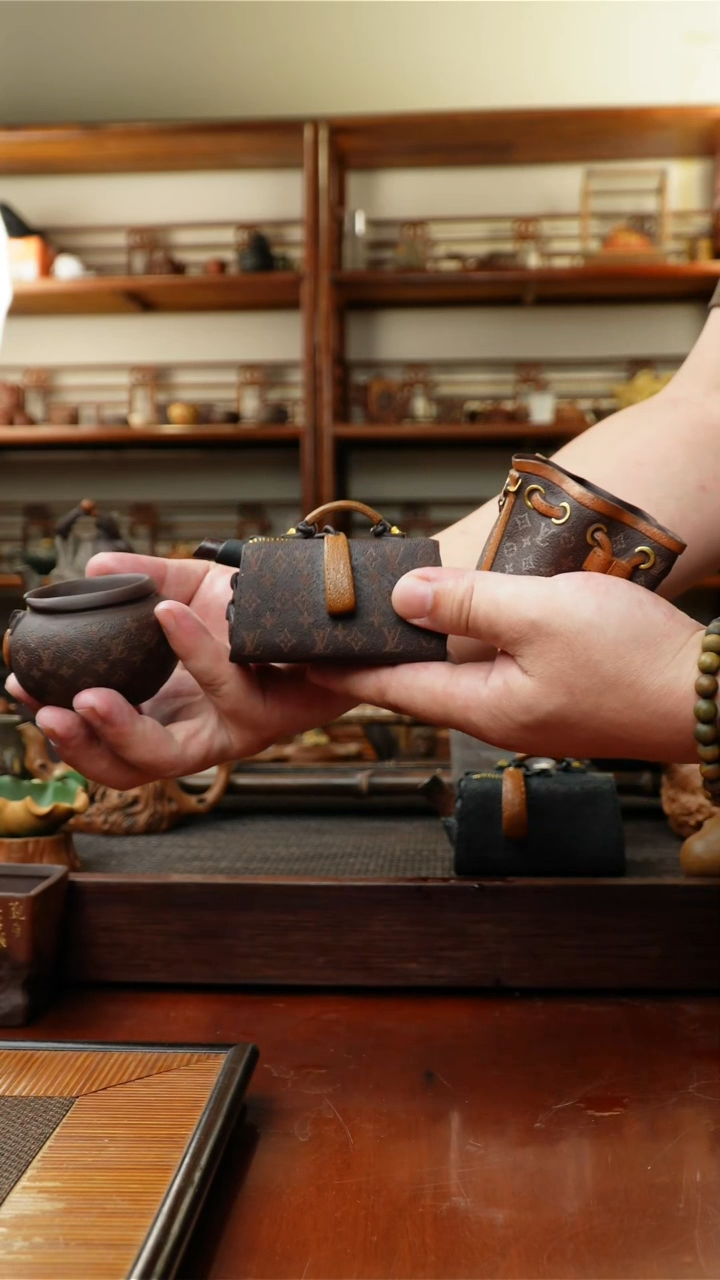 茶壶紫砂3件套吧v你们帮忙看你