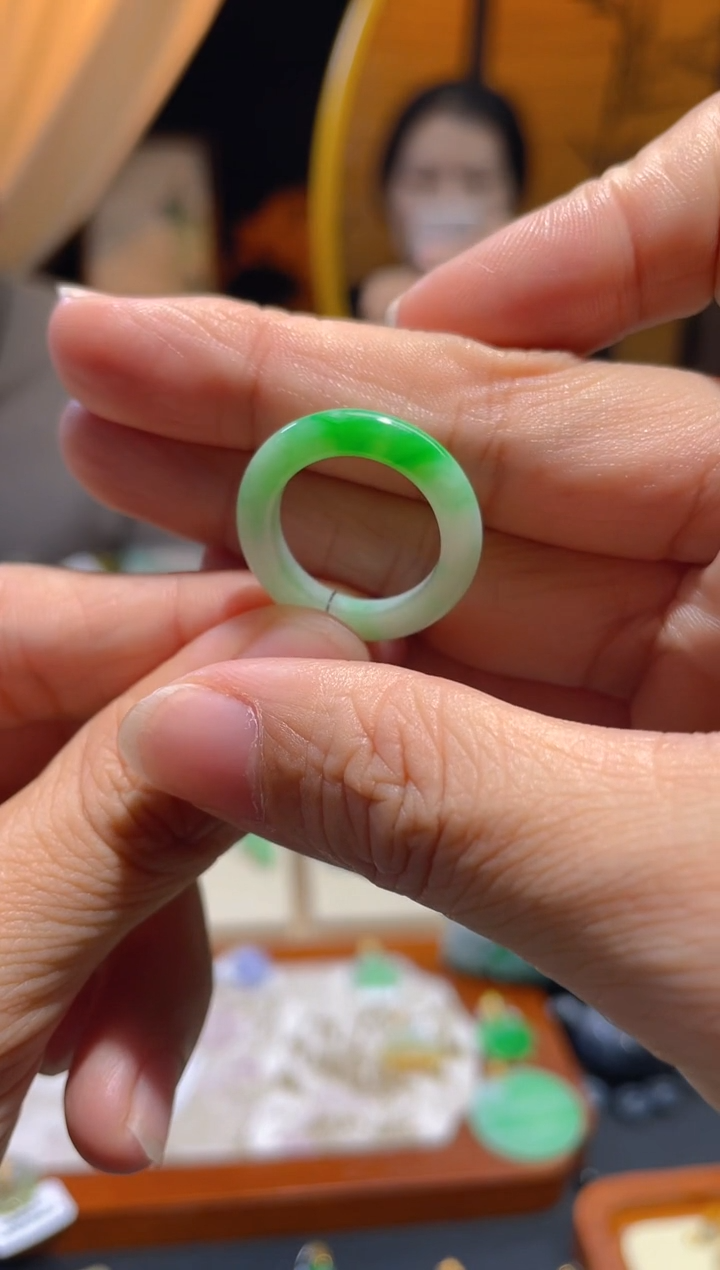 【闪购商品】翡翠颈饰未镶嵌假一赔三12.13圈口