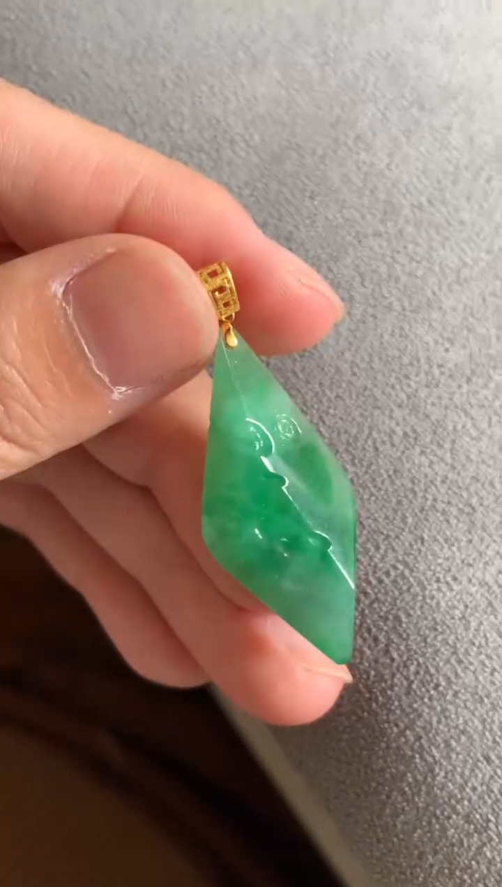 吊坠(不含链)18K金镶嵌翡翠吊坠