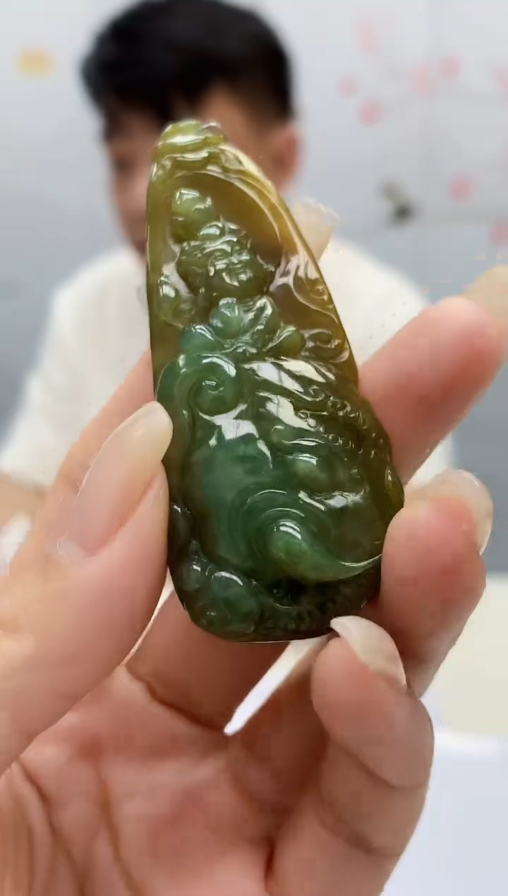 【闪购商品】定制翡翠未镶嵌4925lr-毛货挂件70