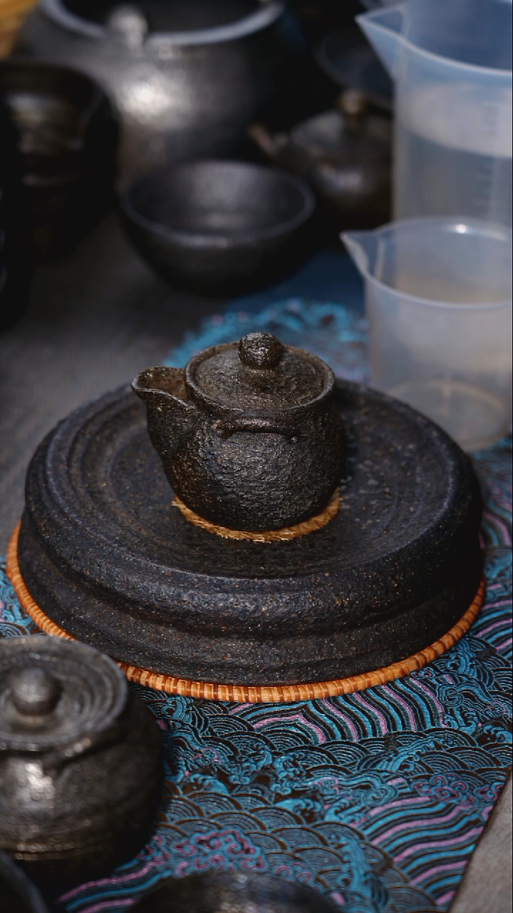 荥经砂器窑变玫瑰金彩宝瓶130cc