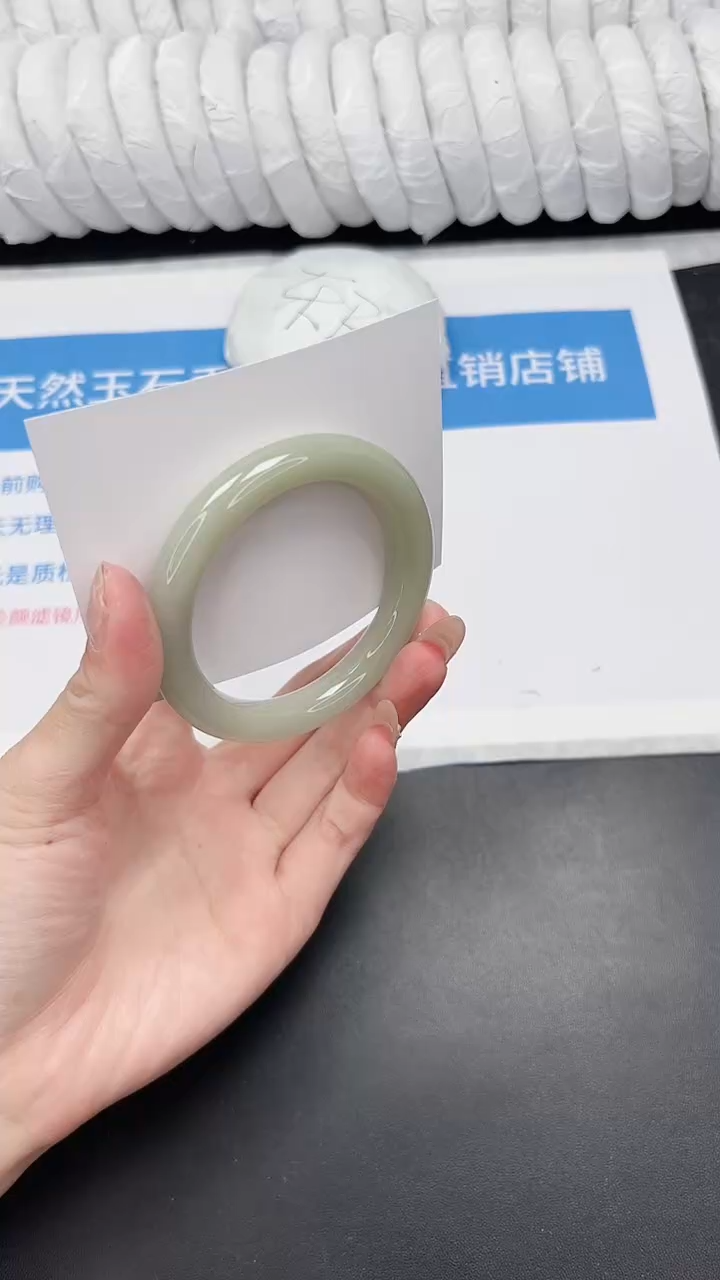 未镶嵌手镯石英质玉157-51.6DY