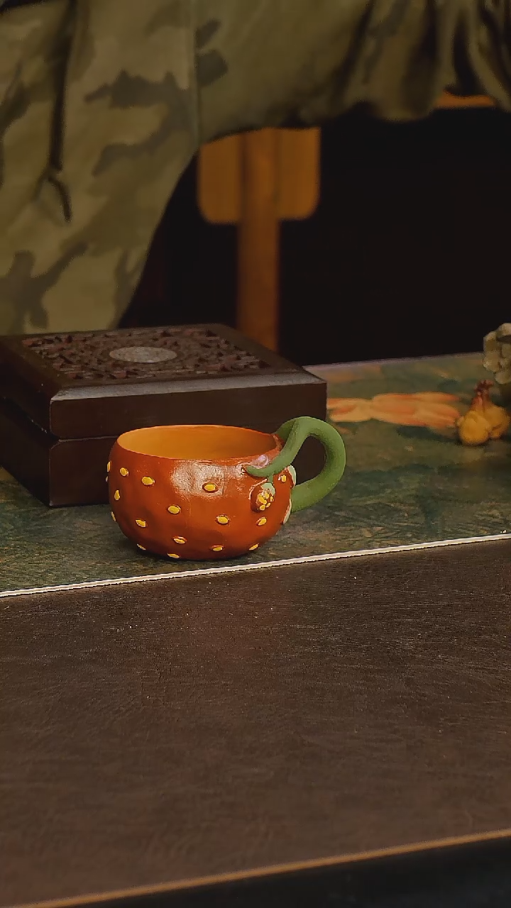 紫砂茶宠草莓紫砂杯