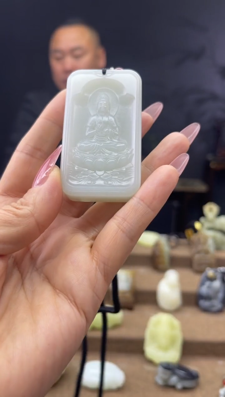 颈饰未镶嵌和田玉1