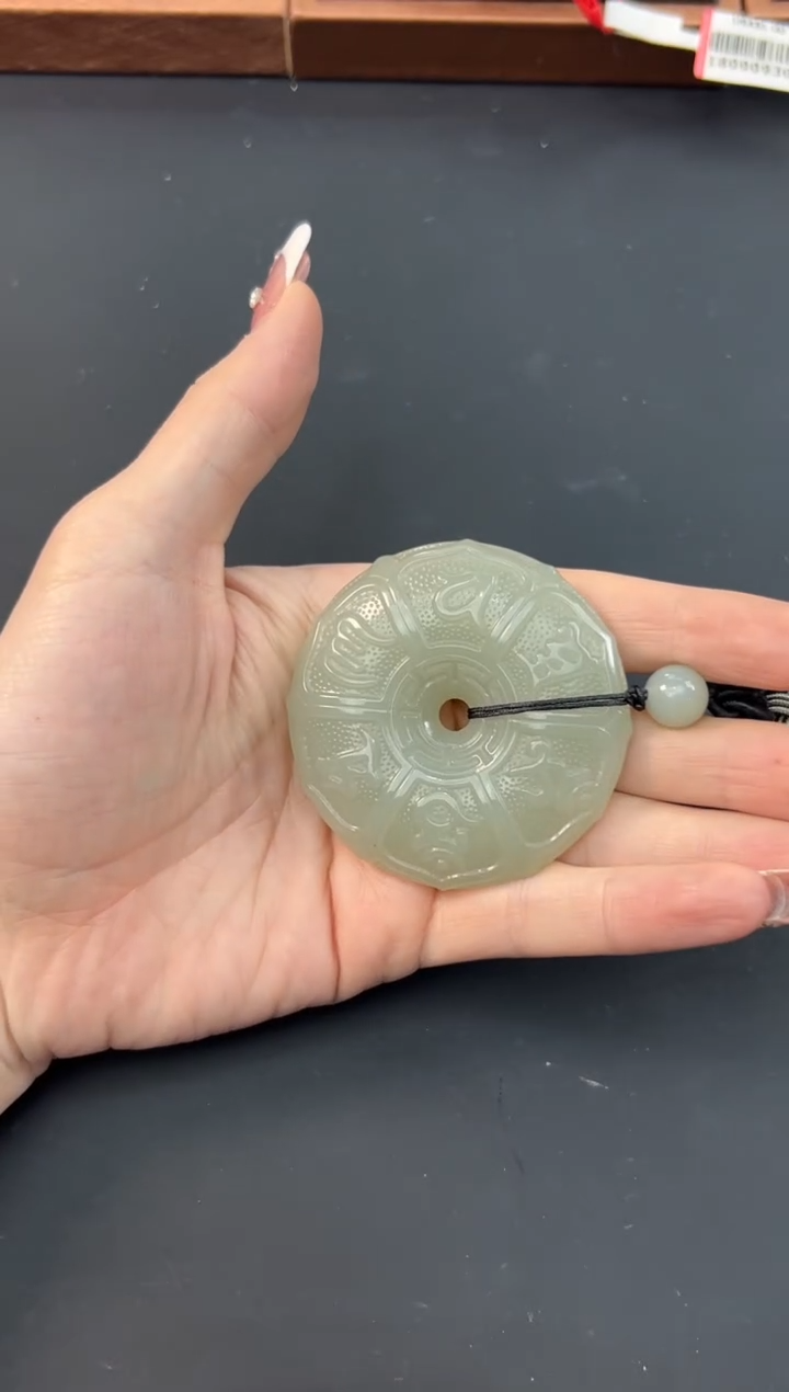 【闪购商品】和田玉把件未镶嵌且末微色差近矿把件