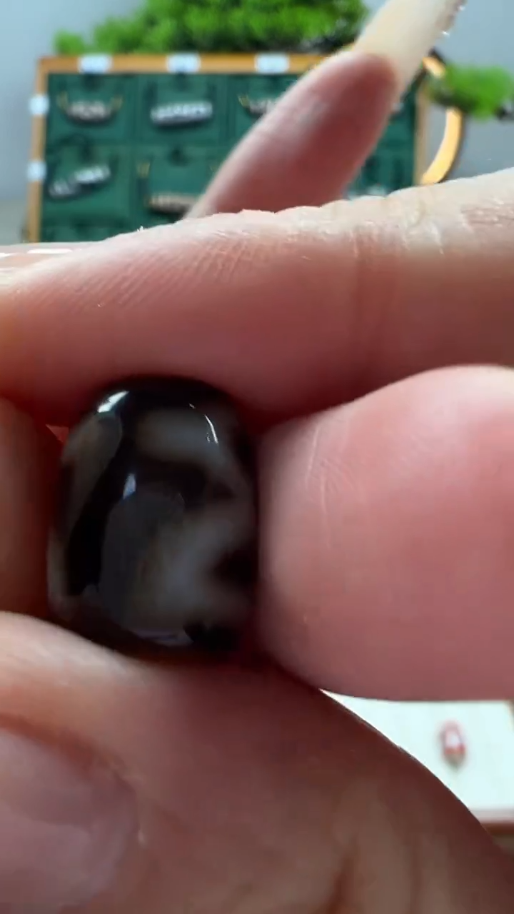 玛瑙/玉髓（覆膜）颈饰未镶嵌52微瑕随机发货