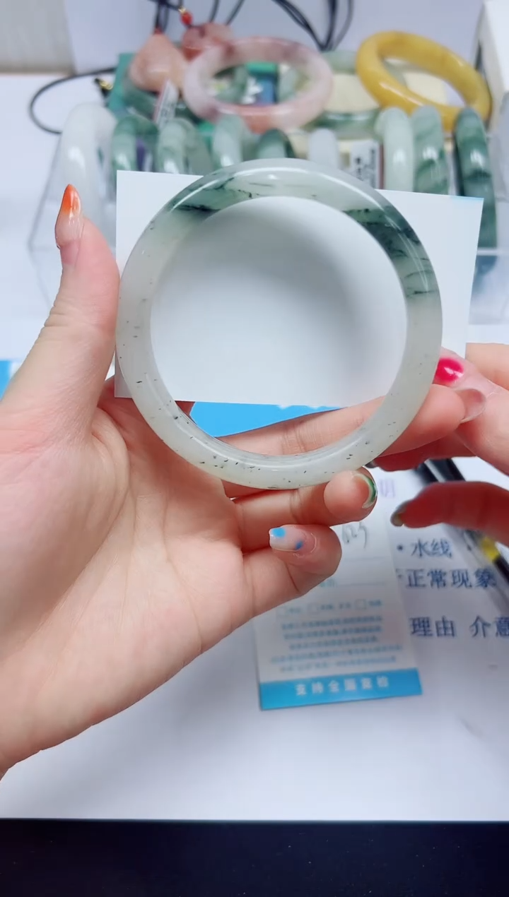 石英质玉手镯未镶嵌81/62