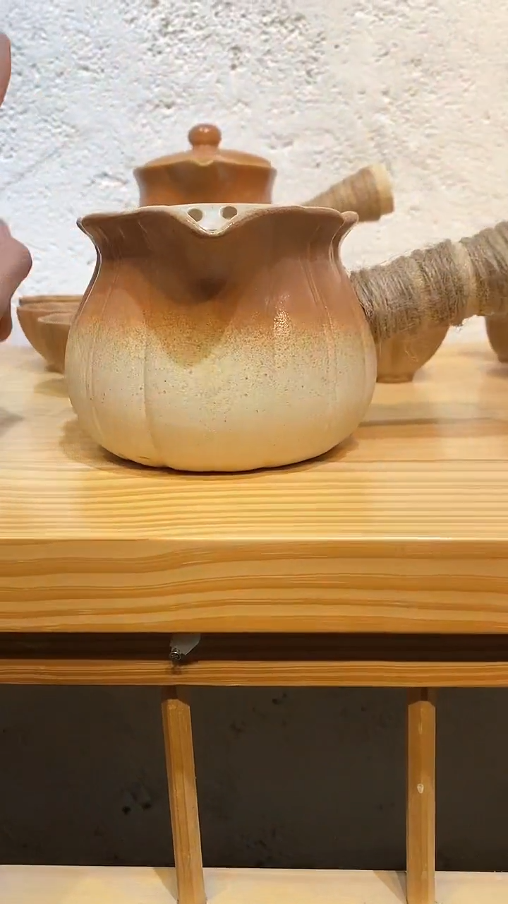 【闪购商品】800ml大福袋竖纹罐罐壶11111