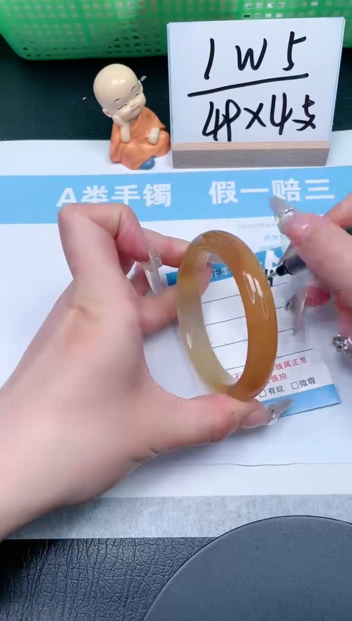 【闪购商品】石英质玉手镯未镶嵌304-58