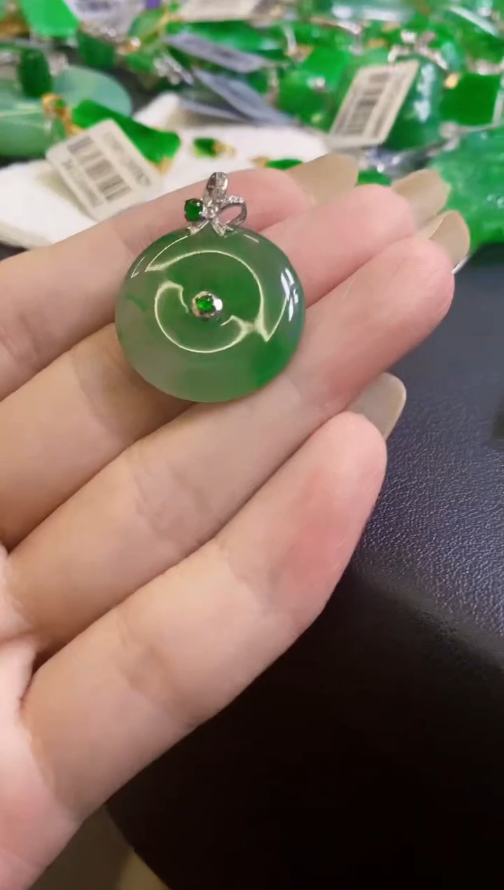 【闪购商品】定制翡翠18K金镶嵌扣