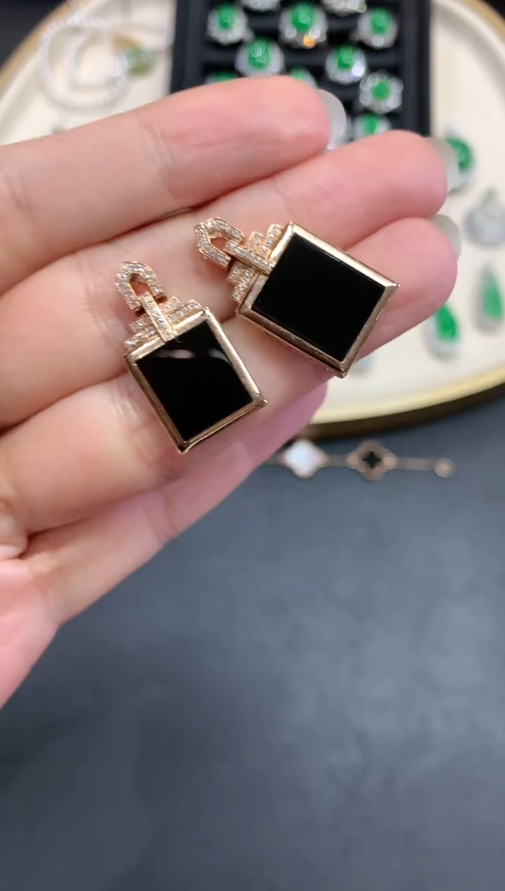 【闪购商品】翡翠吊坠(不含链)18K金镶嵌（多样性发一件）W694|3800