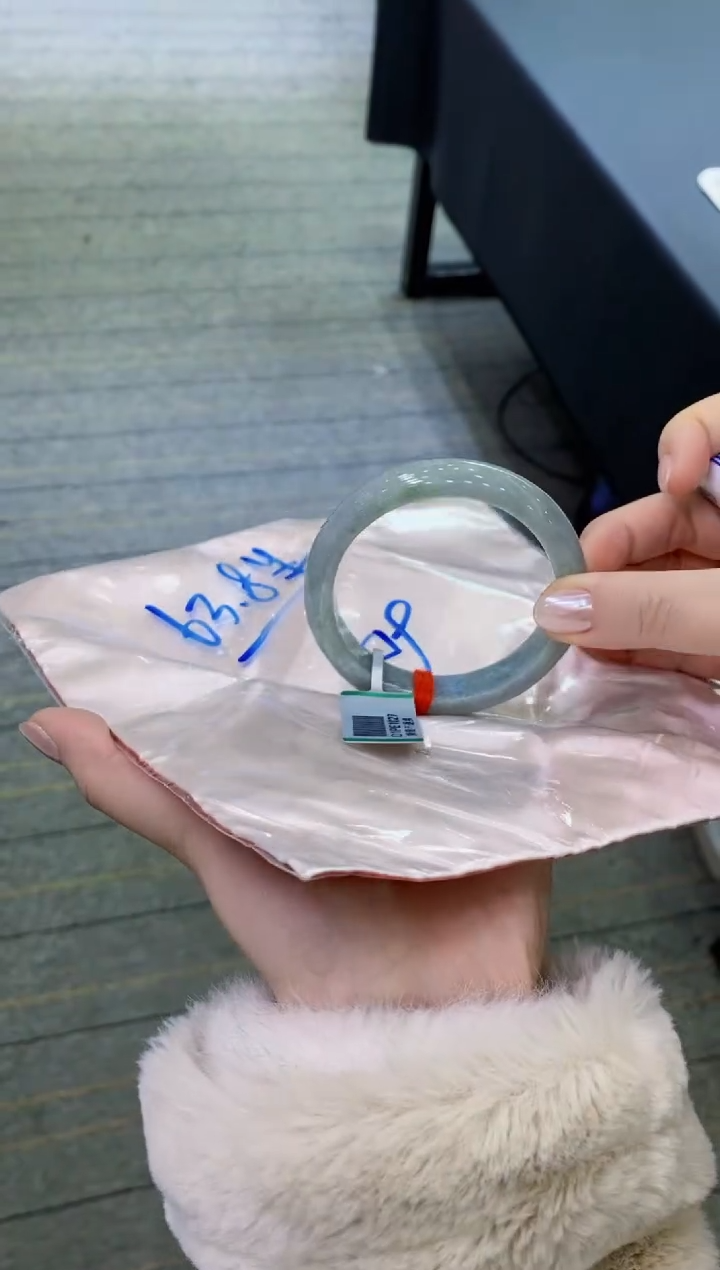 【闪购商品】翡翠手镯未镶嵌         