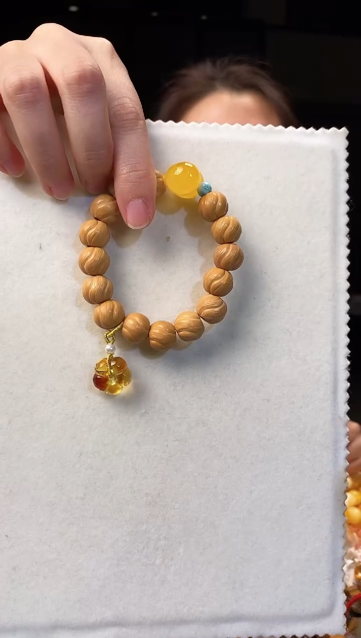 手串蜜蜡未镶嵌焦皮料蜜蜡屁桃心心手串 小花吊坠