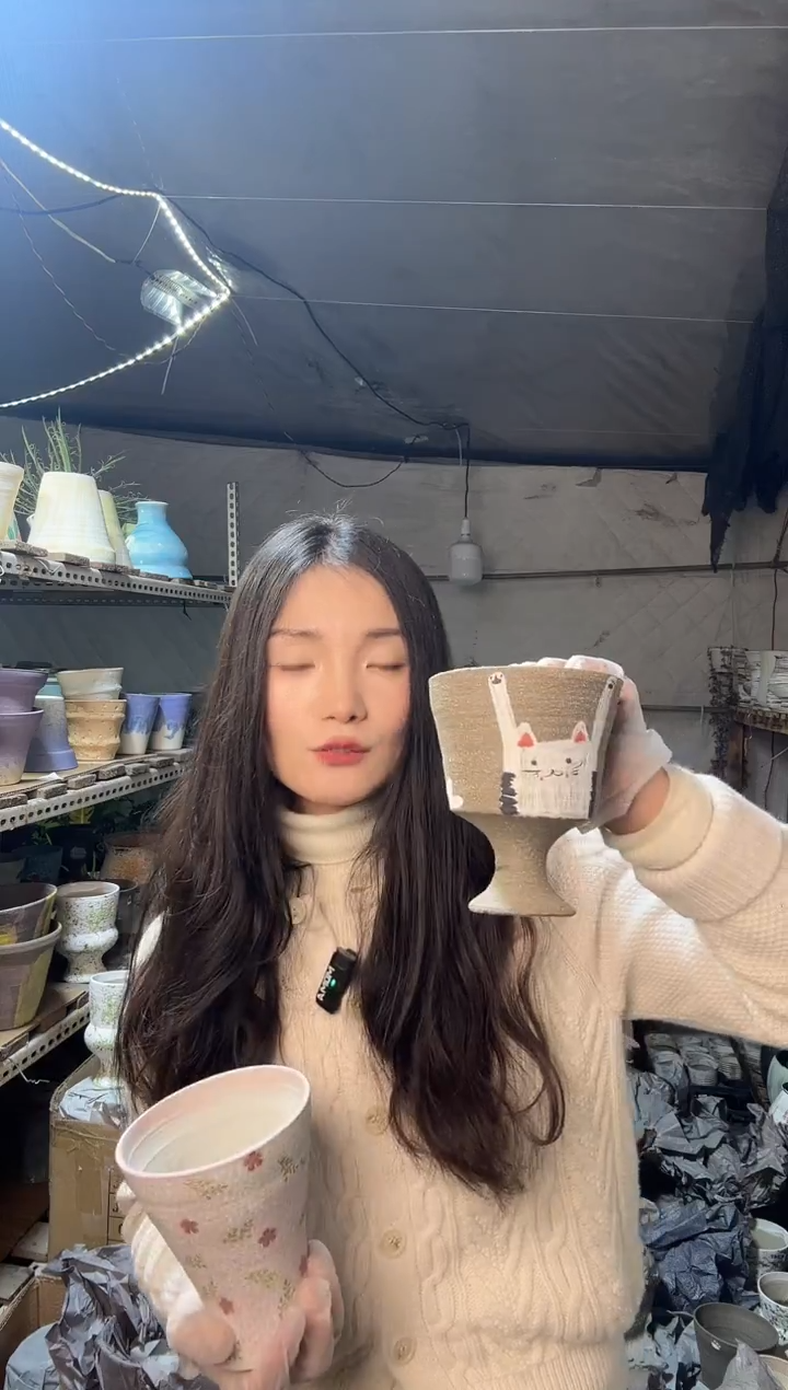 以实际为准编号 165  景德镇手工手绘花盆口 11  高15