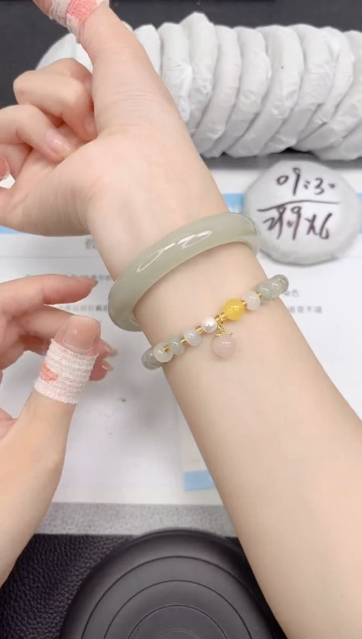 石英质玉手镯未镶嵌188-58.3