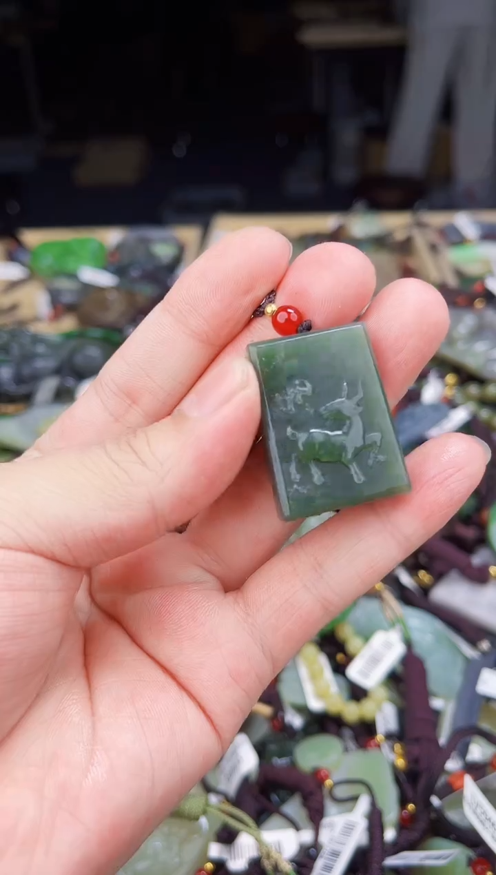 颈饰未镶嵌和田玉1